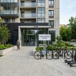 Apartment_building_entrance_with…_202606200924_3.jpeg